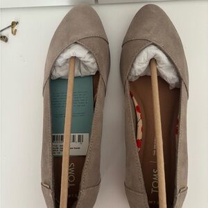 Toms Tan Flats Suede Loafers